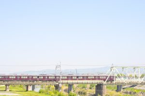 藻川から見た阪急電車